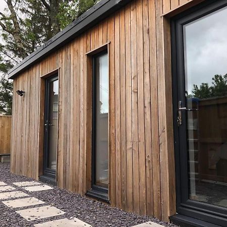 Immaculate 1-Bed Studio In Haverfordwest Exterior photo